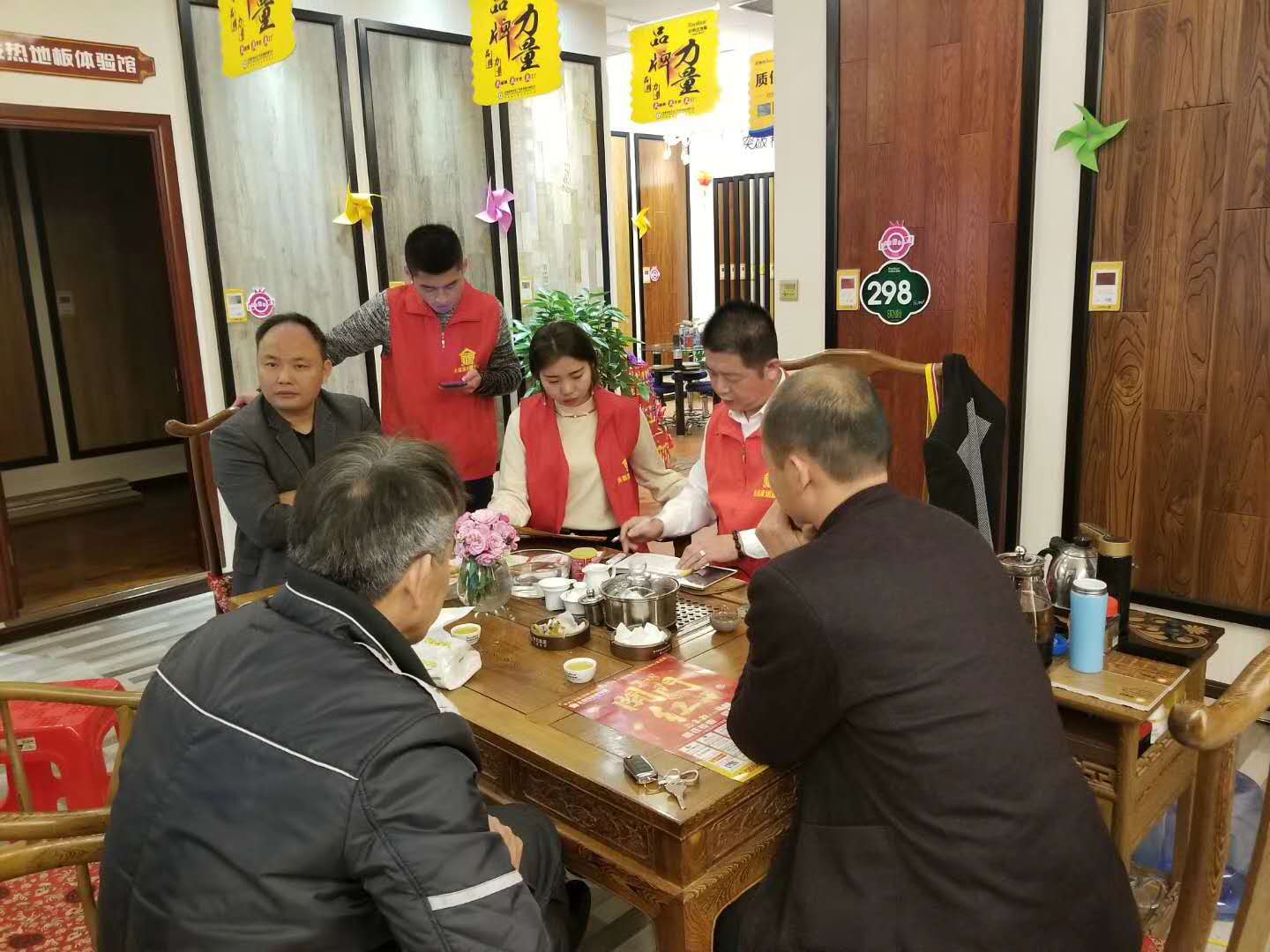 品牌營銷|榮事達(dá)地板經(jīng)銷商不靠扶持靠實干，活動進(jìn)行中