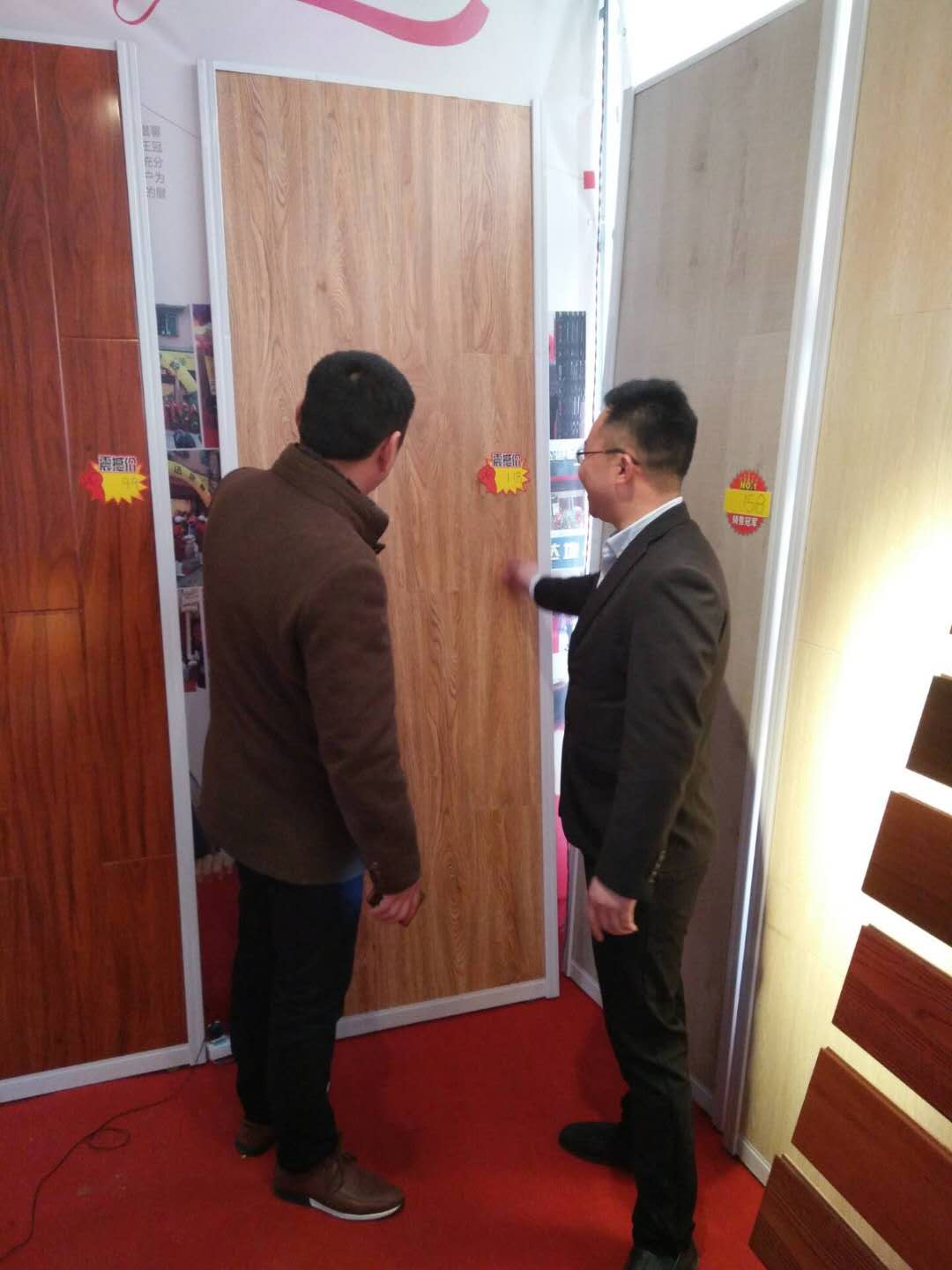 品牌營銷|榮事達(dá)地板經(jīng)銷商不靠扶持靠實干，活動進(jìn)行中