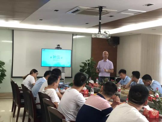 君子蘭集團上海公司 2018年第二季度技術(shù)服務(wù)培訓(xùn)會議舉行