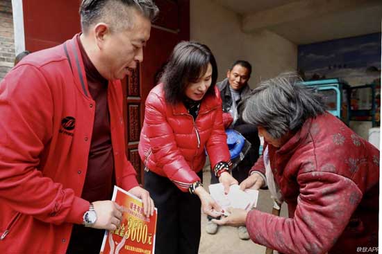 “贈人玫瑰，手有余香” 林德漆回饋社會 與愛同行