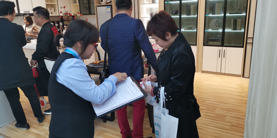 伊百麗攜時(shí)尚全屋家居新品引爆中國（廣州）定制家居盛會(huì)！