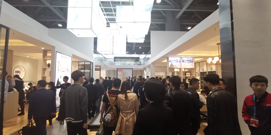 伊百麗攜時(shí)尚全屋家居新品引爆中國（廣州）定制家居盛會(huì)！