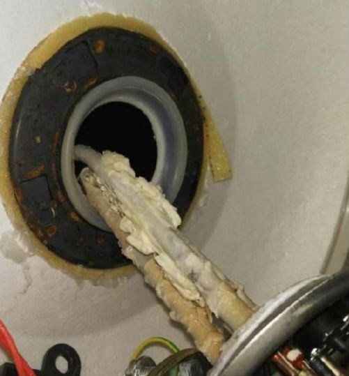 20元的電熱水器鎂棒，自己一樣可以輕松替換！
