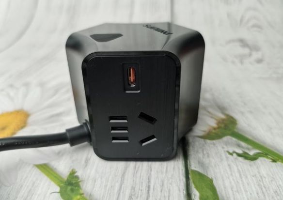 有了飛利浦摩天輪系列插座，充電器什么的都是浮云！