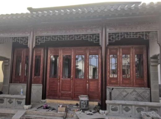 四合院與鋁合金仿古門窗，會不會天造地設(shè)的一對?