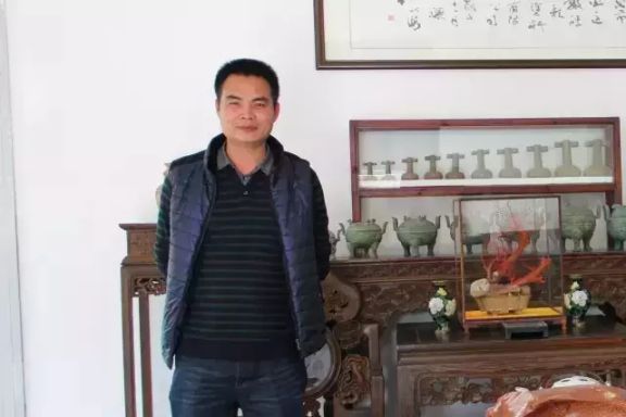 數(shù)碼彩涂料經(jīng)銷(xiāo)商鄭志輝：制定分銷(xiāo)游戲規(guī)則，保障市場(chǎng)運(yùn)作順暢