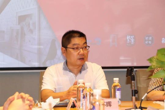 “中國(guó)軟裝定制聯(lián)盟燈具專業(yè)委員會(huì)企業(yè)品牌座談會(huì)”隆重召開(kāi)
