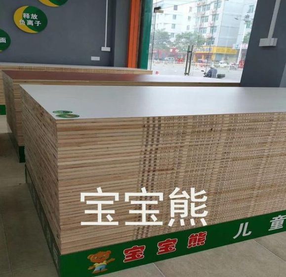 十大品牌寶寶熊板材和中華板材網(wǎng)合作，鑄造中國(guó)板材實(shí)力品牌