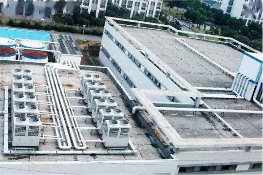 江蘇無(wú)錫衛(wèi)生學(xué)校案例，空氣能熱泵機(jī)組既能供暖又能提供熱水 