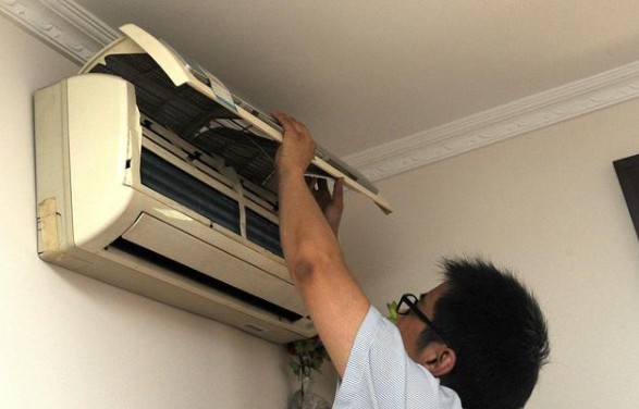 空調掛機排水管與空調眼一樣高，可以嗎？