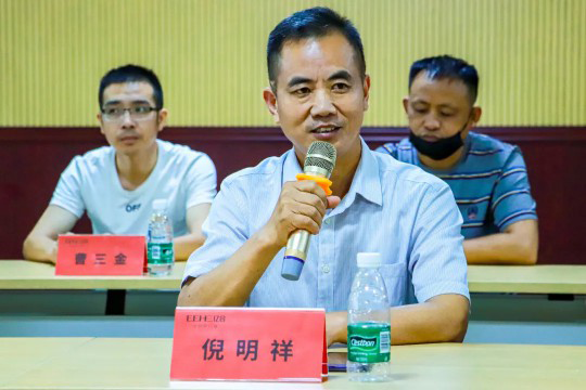 熱烈歡迎湖北省窗業(yè)協(xié)會領(lǐng)導蒞臨億合門窗參觀交流