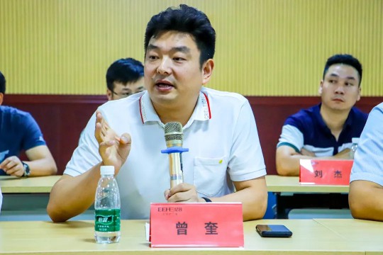 熱烈歡迎湖北省窗業(yè)協(xié)會領(lǐng)導蒞臨億合門窗參觀交流