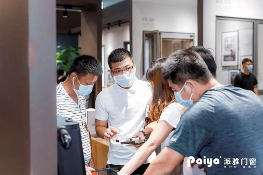 人氣爆棚超震撼!!派雅門窗攜“至臻新品”驚艷建博會(huì)！ 