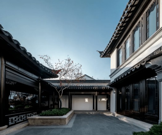 方寸之間，盡顯風(fēng)華！三宅門窗自成詩(shī)畫意境