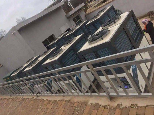 利普曼空氣能安全易操作，學校采暖省心又省錢 