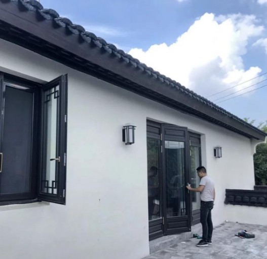 保證生活品質(zhì)，如何選擇自己滿意的復(fù)古鋁合金門窗