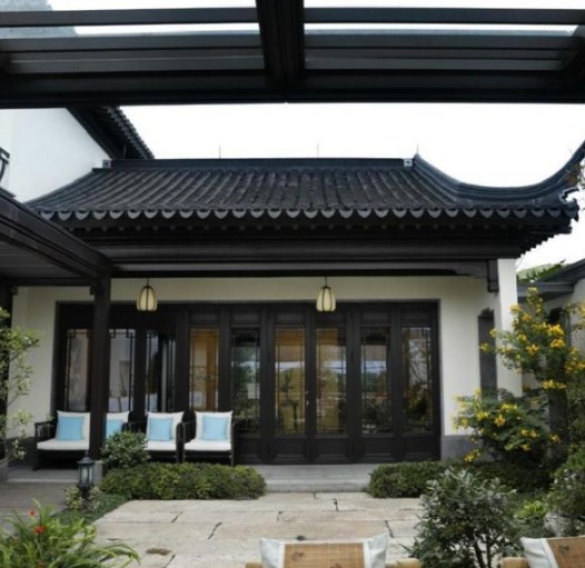 保證生活品質(zhì)，如何選擇自己滿意的復(fù)古鋁合金門窗