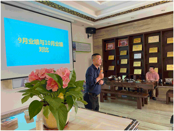 砥礪前行，沖鋒11月：雷諾優(yōu)秀銷售精英們業(yè)績(jī)表彰