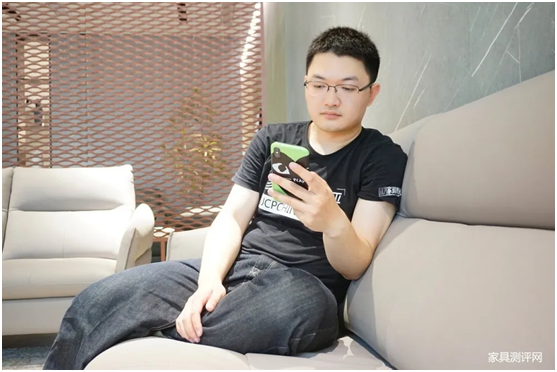 庫萊雅家居：老師們，別總是站著，坐下來休息一下